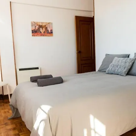Piso Unico Con Vistas Y Exterior. A 8 Min Catedral *