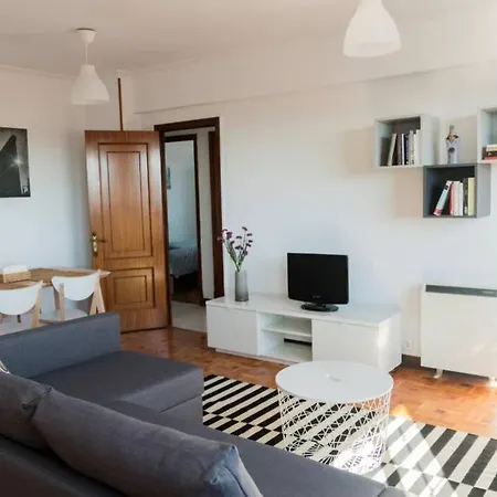 Piso Unico Con Vistas Y Exterior. A 8 Min Catedral *